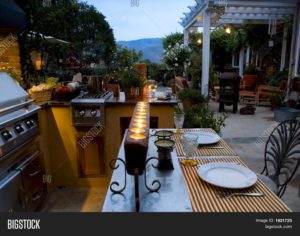 Elegant outdoor kitchen